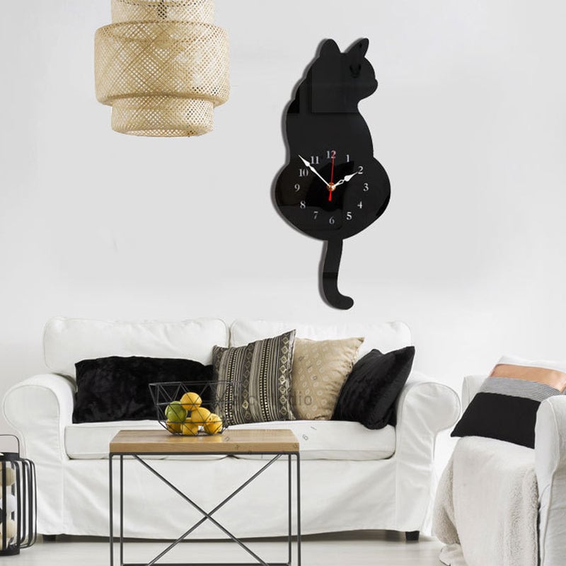 aldorian™-Nordic cat with wagging tail wall clock