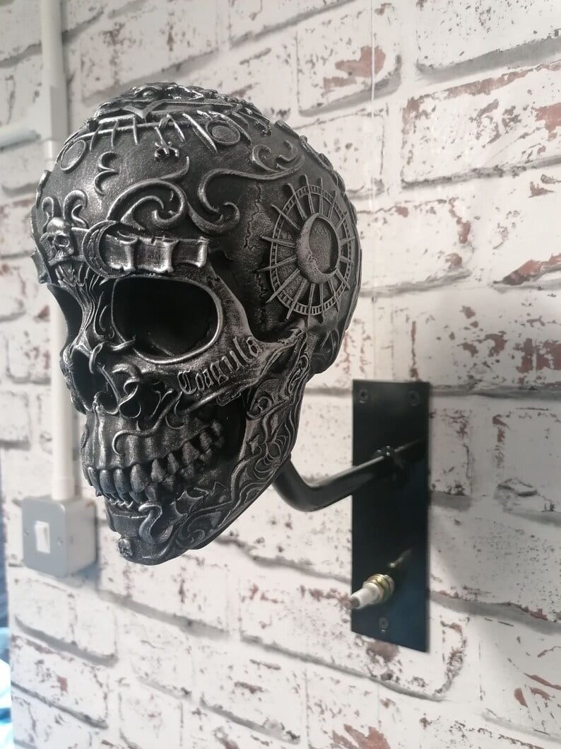 🏴☠️Motorcycle helmet and jacket skull holder