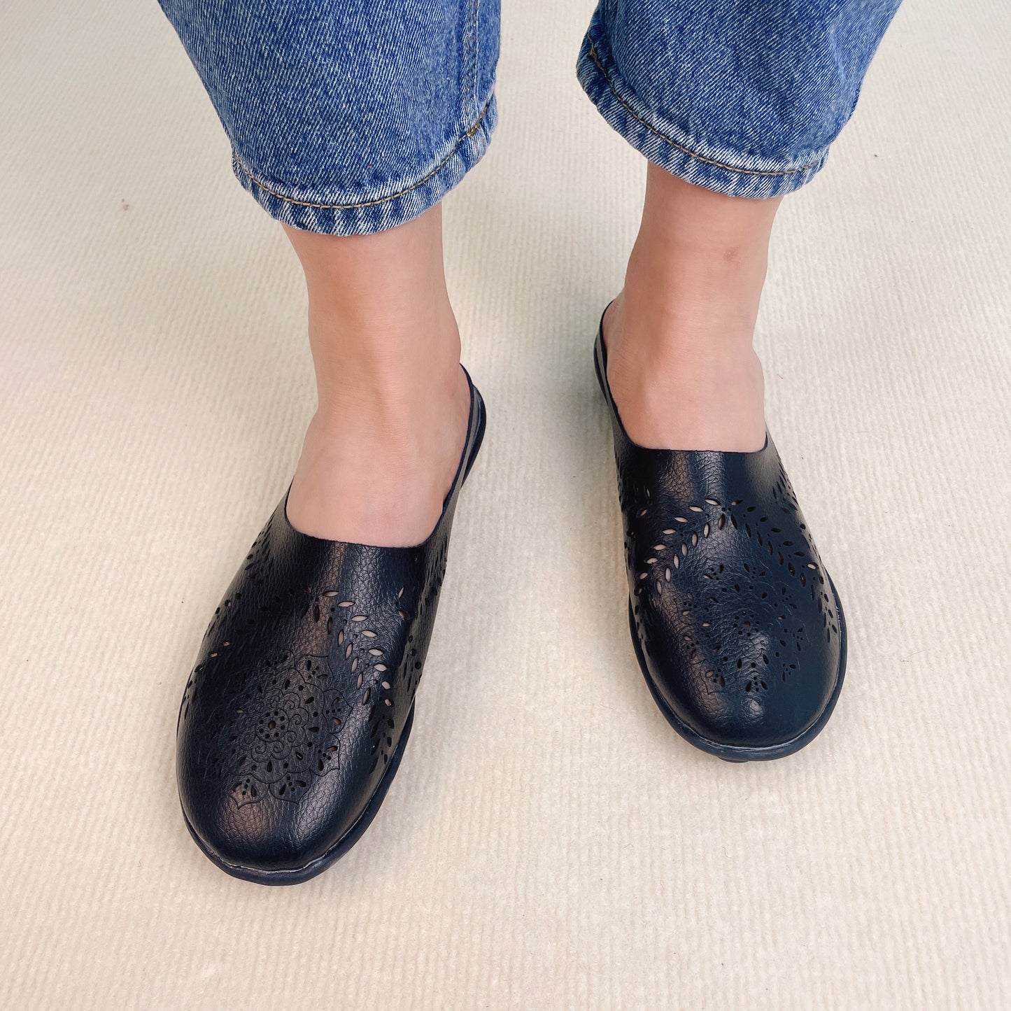 🔥49% OFF - Casual All-match Hollow Slippers