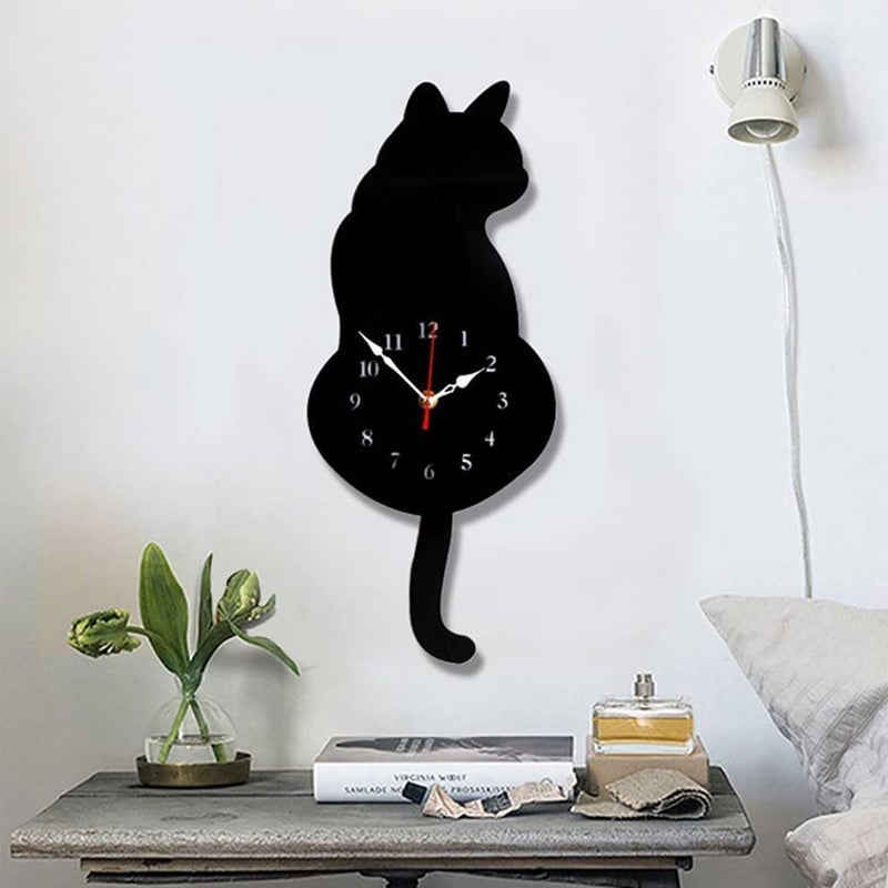 aldorian™-Nordic cat with wagging tail wall clock