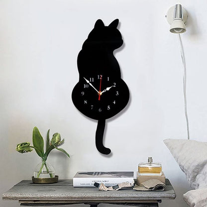 aldorian™-Nordic cat with wagging tail wall clock