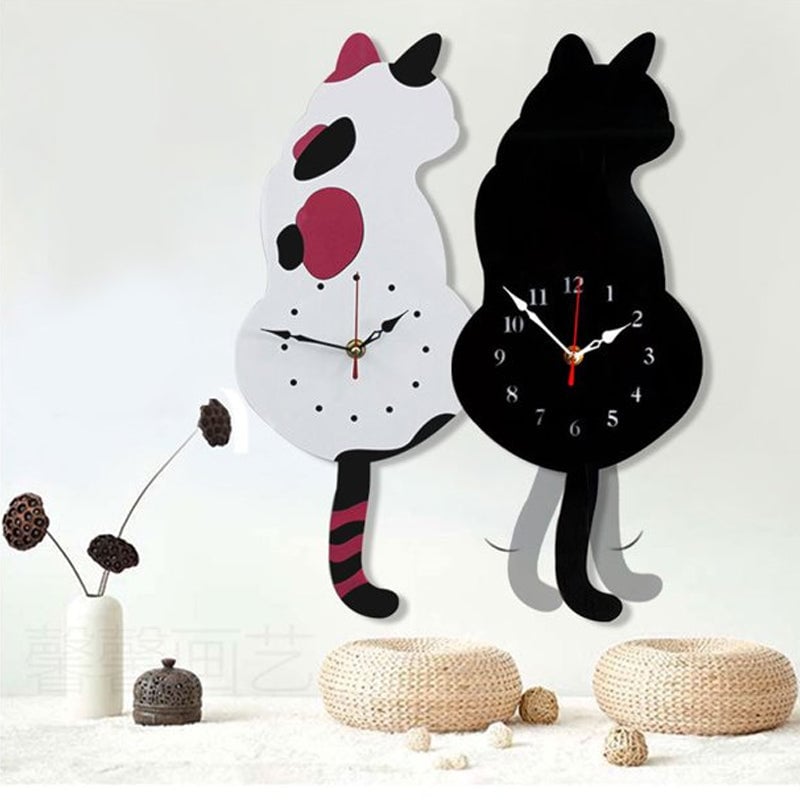aldorian™-Nordic cat with wagging tail wall clock