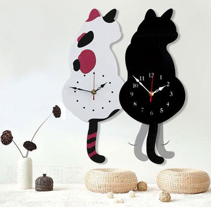 aldorian™-Nordic cat with wagging tail wall clock