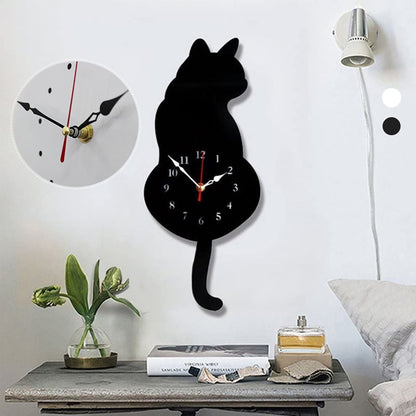 aldorian™-Nordic cat with wagging tail wall clock