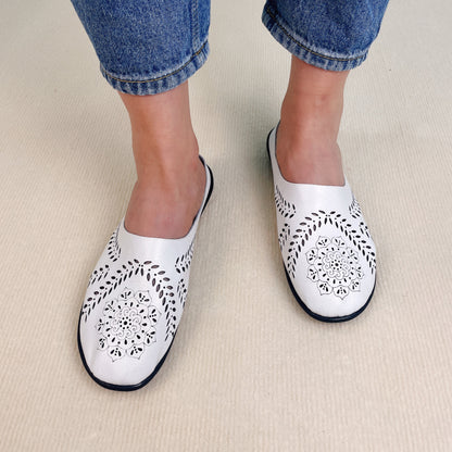 🔥49% OFF - Casual All-match Hollow Slippers